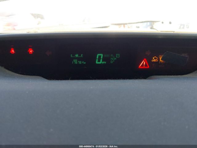 Toyota Prius Image 11