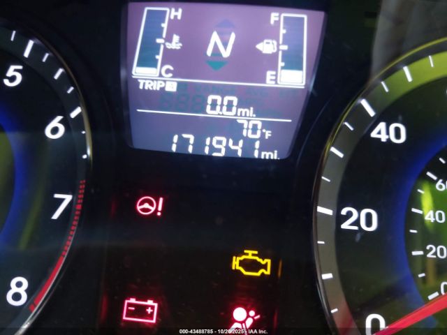 Hyundai ACCENT Gls Image 12