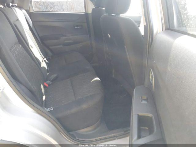 Mitsubishi Outlander Image 8