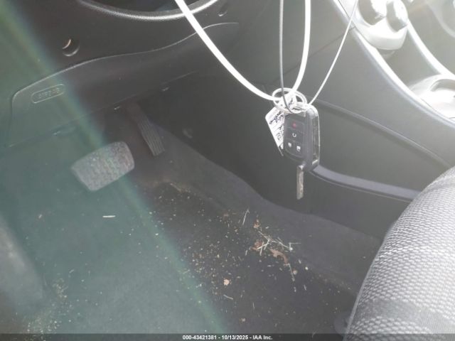 Chevrolet Sonic Lt Auto Image 8