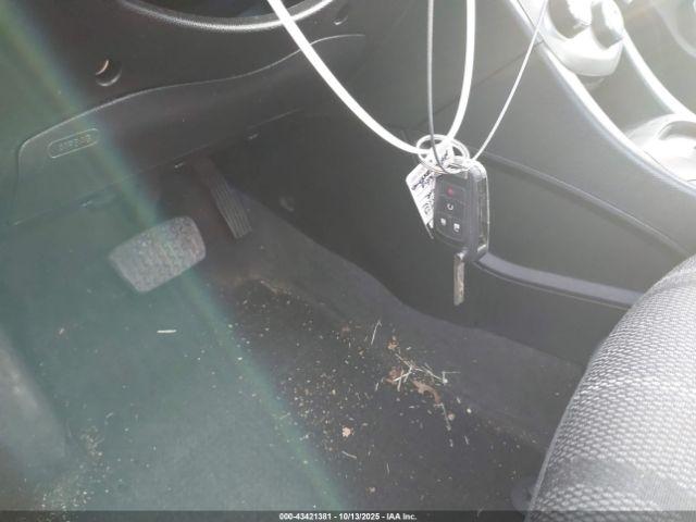 Chevrolet Sonic Lt Auto Image 8