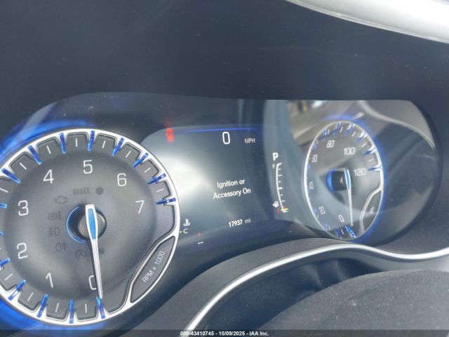 Chrysler Pacifica Touring L Image 16