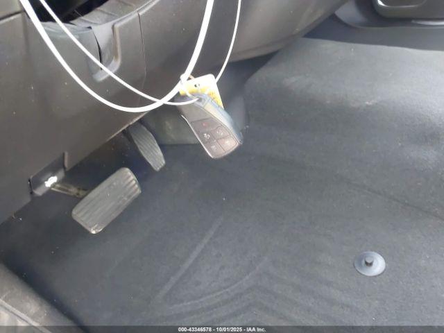 Chevrolet Silverado 1500 2wd  Short Bed Lt Image 15