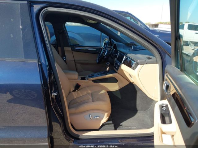 Porsche Macan Image 10