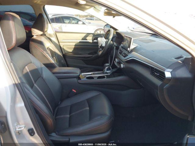 Nissan Altima Sr Fwd Image 7