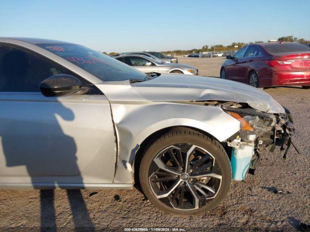 Nissan Altima Sr Fwd Image 11