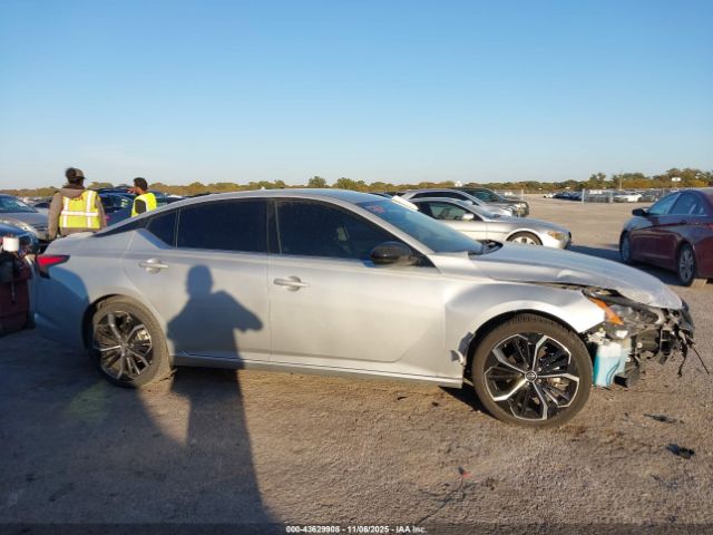 Nissan Altima Sr Fwd Image 3