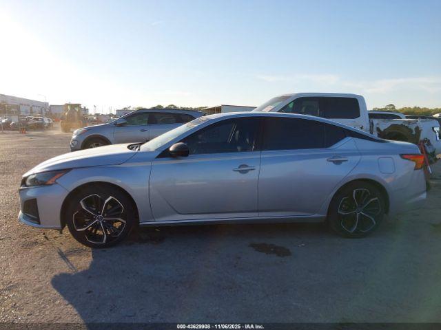 Nissan Altima Sr Fwd Image 13