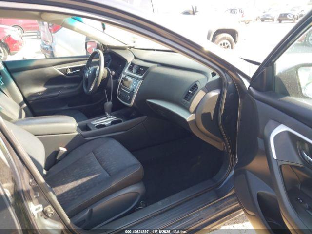 Nissan Altima 2.5 S Image 2