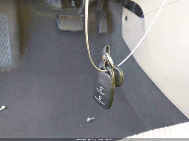 Hyundai ACCENT Gls Image 10