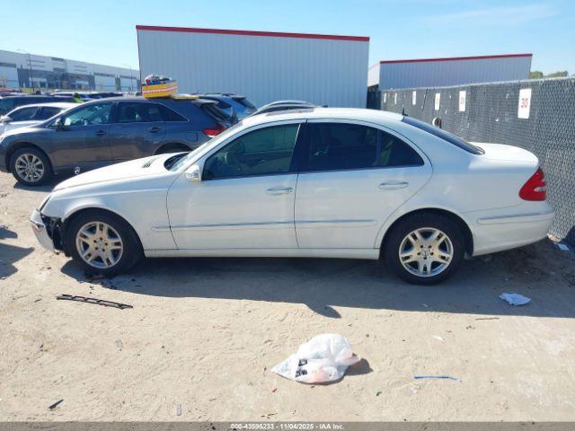 Mercedes-Benz E-Class Image 16