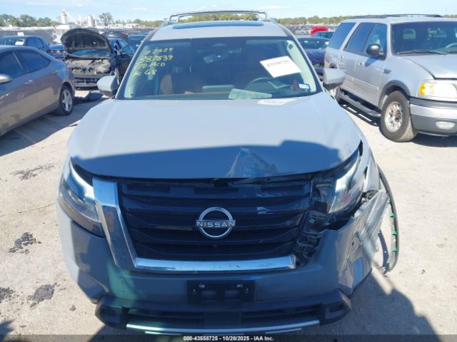 Nissan Pathfinder Platinum 4wd Image 6