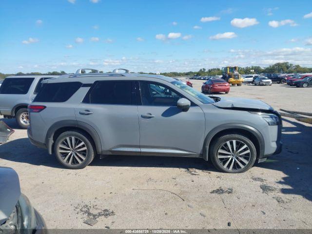 Nissan Pathfinder Platinum 4wd Image 8