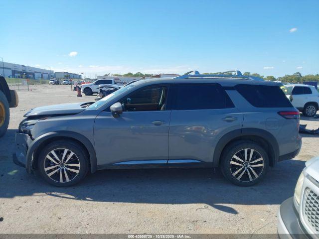 Nissan Pathfinder Platinum 4wd Image 15