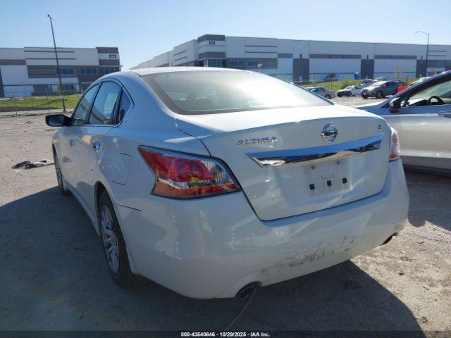 Nissan Altima 2.5 S Image 10
