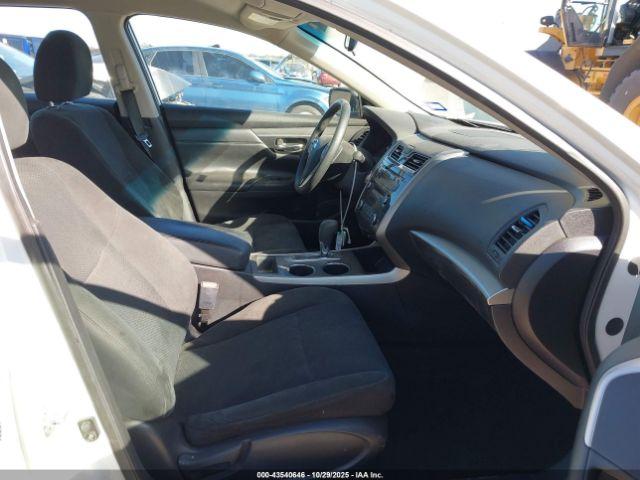 Nissan Altima 2.5 S Image 3