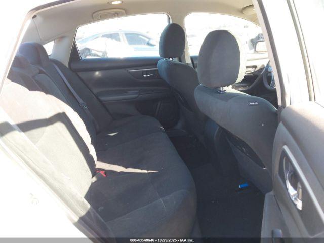 Nissan Altima 2.5 S Image 12