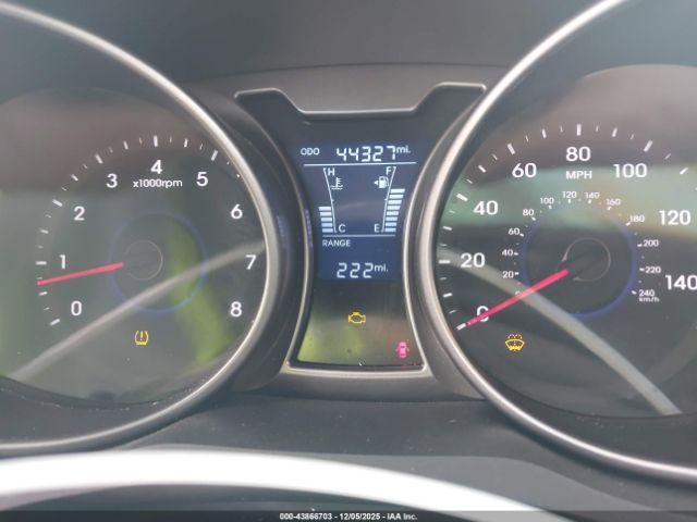 Hyundai VELOSTER Image 13