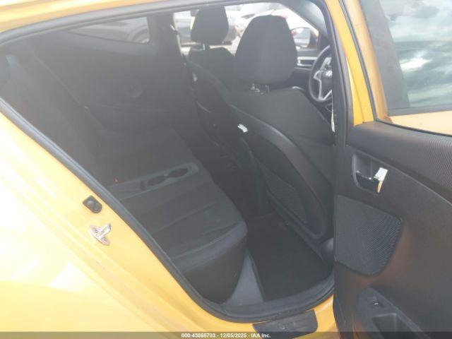 Hyundai VELOSTER Image 11