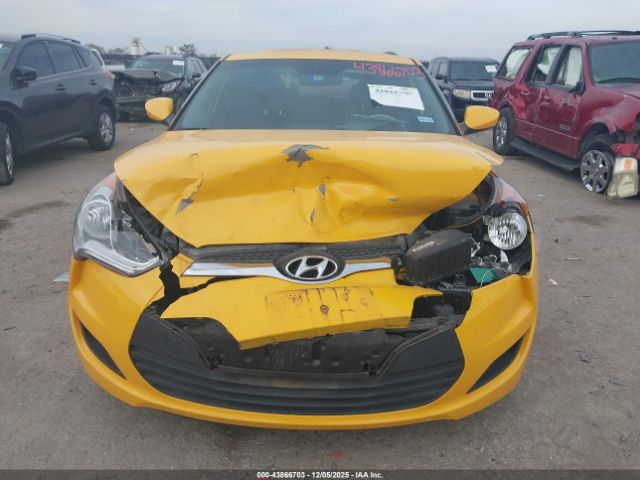 Hyundai VELOSTER Image 2