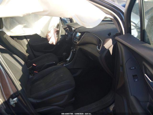 Chevrolet Trax Ls Image 2