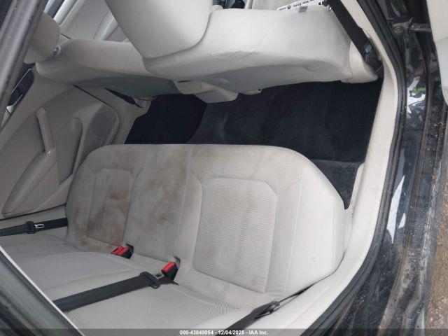 Volkswagen Passat 1.8t S Image 14