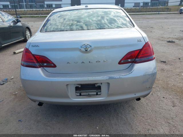 Toyota Avalon Xl Image 10