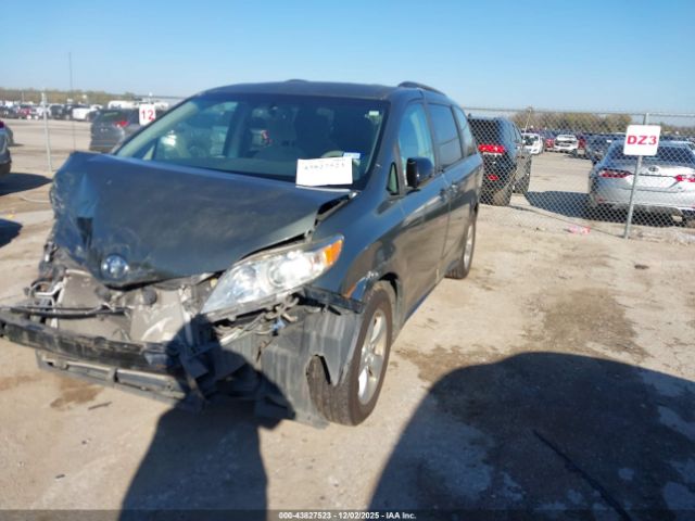 Toyota Sienna Le V6 8 Passenger Image 14