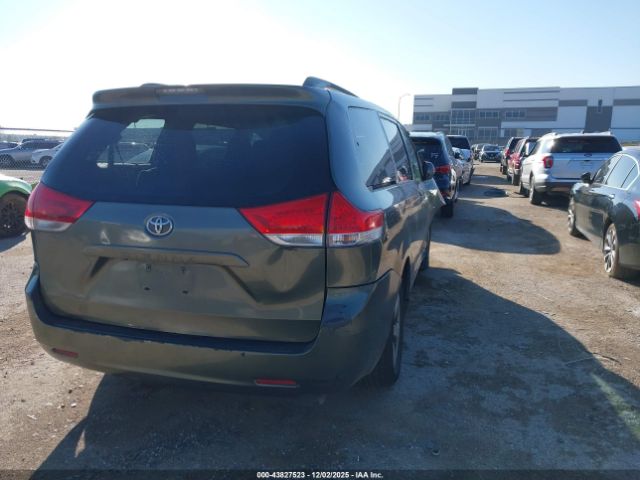 Toyota Sienna Le V6 8 Passenger Image 15