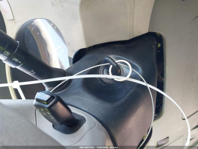 Toyota Sienna Le V6 8 Passenger Image 7