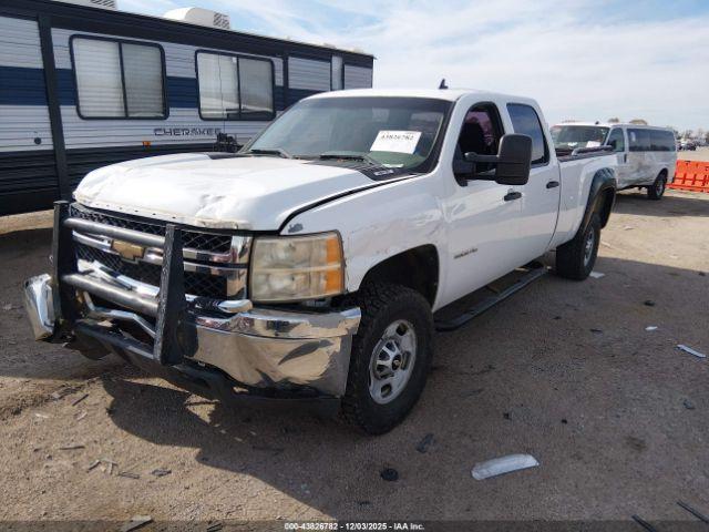 Chevrolet Silverado 2500 Work Truck Image 4