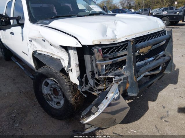 Chevrolet Silverado 2500 Work Truck Image 9