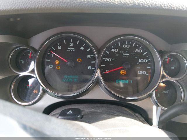 Chevrolet Silverado 2500 Work Truck Image 7