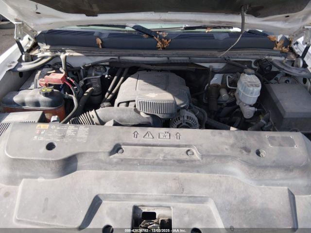 Chevrolet Silverado 2500 Work Truck Image 5