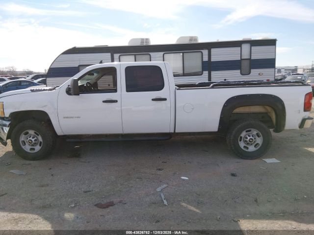 Chevrolet Silverado 2500 Work Truck Image 16