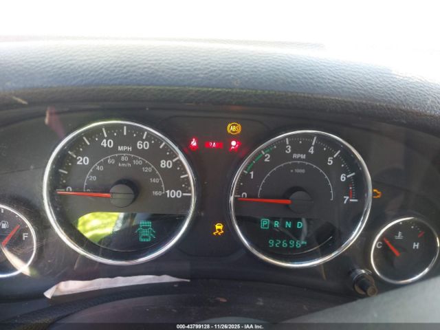 Jeep Wrangler Sahara Image 4