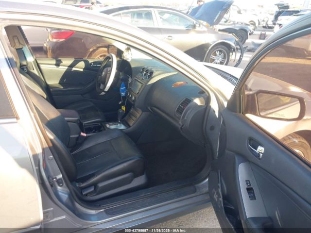 Nissan Altima 2.5 S Image 4