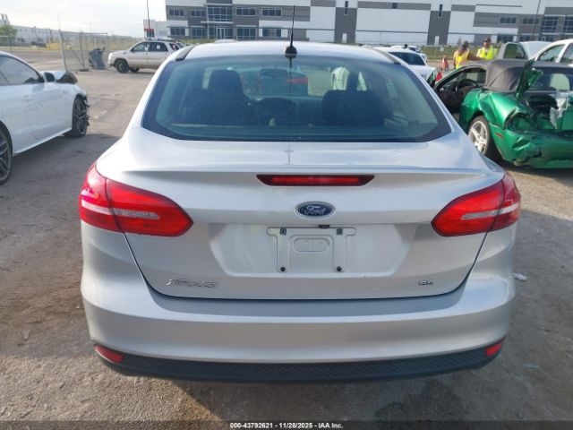 Ford Focus Se Image 16