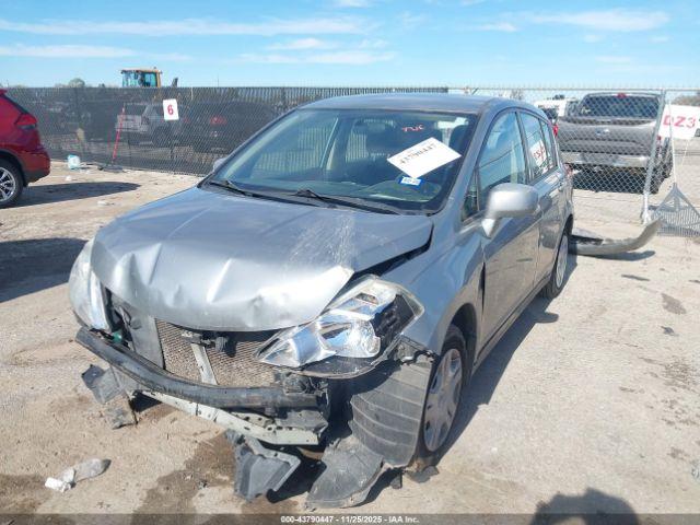 Nissan Versa 1.8s Image 11