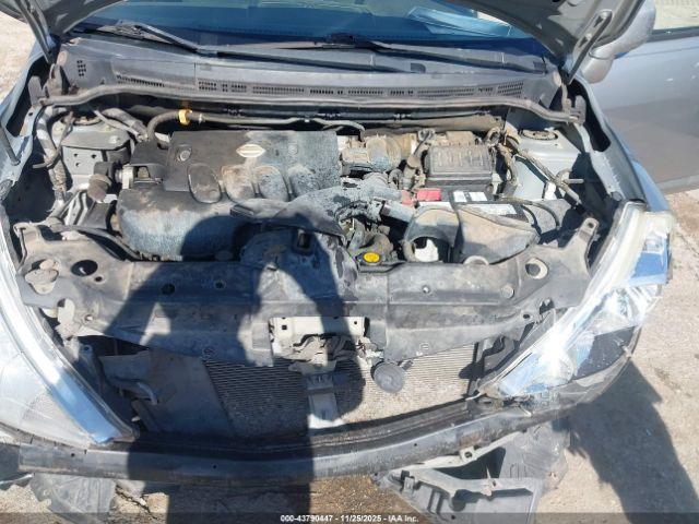 Nissan Versa 1.8s Image 13