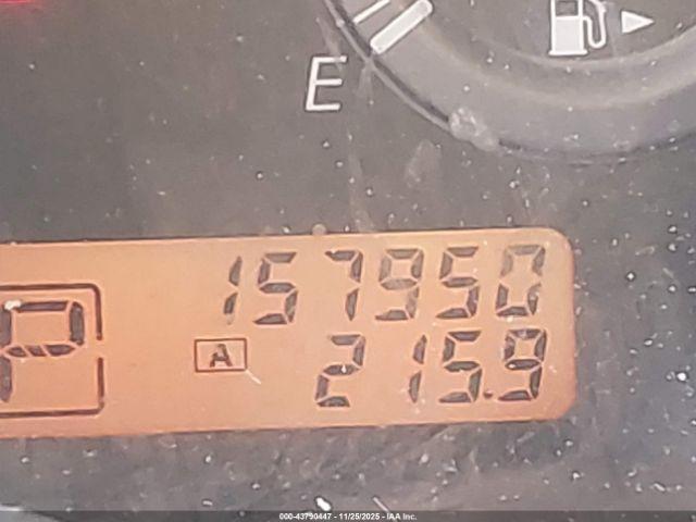 Nissan Versa 1.8s Image 9