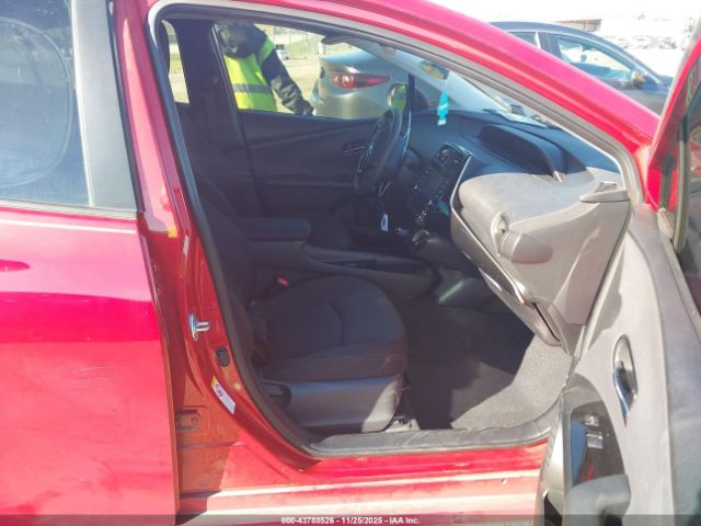 Toyota Prius Le Image 11