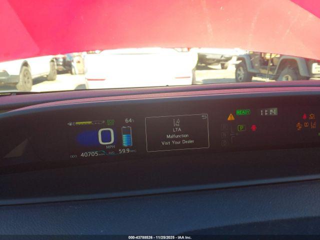 Toyota Prius Le Image 17