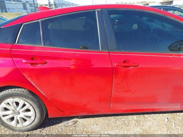 Toyota Prius Le Image 12