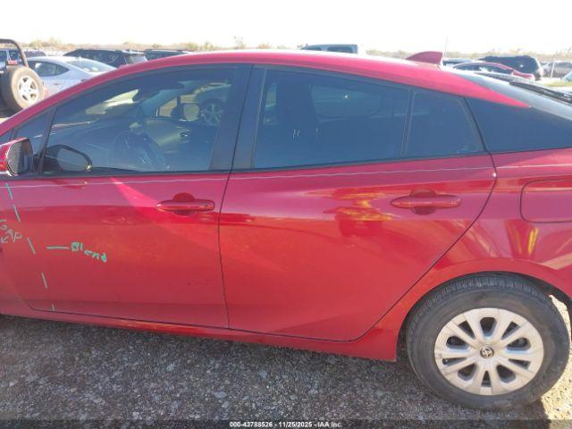 Toyota Prius Le Image 10