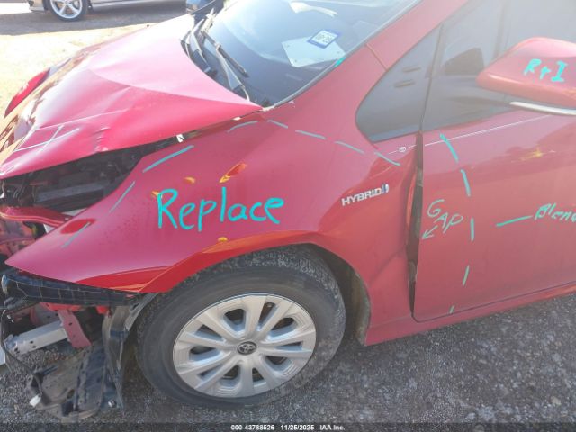 Toyota Prius Le Image 14