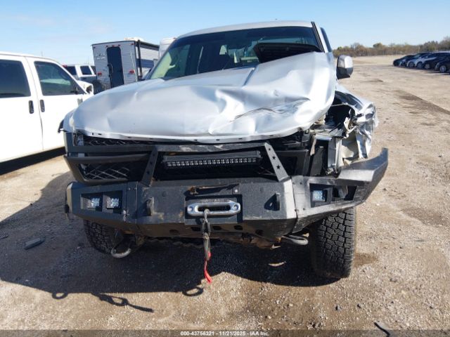 Chevrolet Silverado 2500 Work Truck Image 7