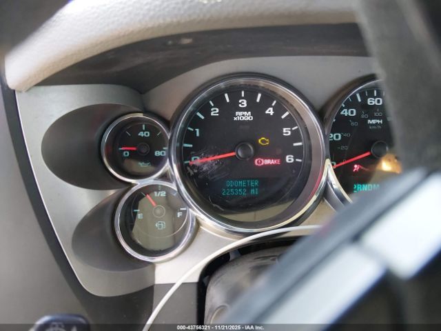 Chevrolet Silverado 2500 Work Truck Image 3