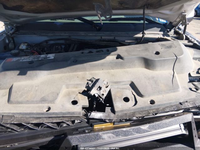 Chevrolet Silverado 2500 Work Truck Image 8