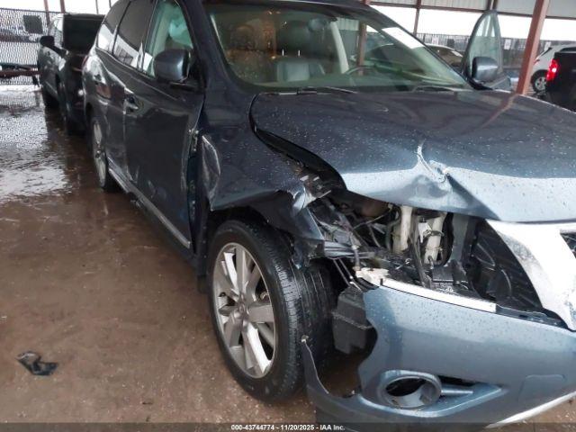 Nissan Pathfinder Platinum Image 9